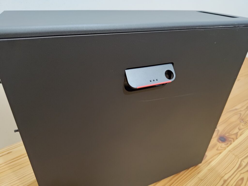 lenovo thinkstation p520 サイドパネル